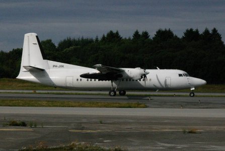 DenimAir_Fokker50_PH-JXK_b_06082006_.jpg