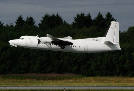 DenimAir_Fokker50_PH-JXK_c_06082006_.jpg