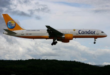Condor_757-230_D-ABNF_b_10-08-2006_.jpg