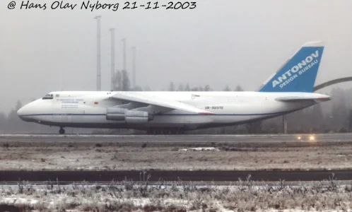 OSL UR-82072  21-11-2003 2025 @Hans Olav Nyborg for Flyprat.webp