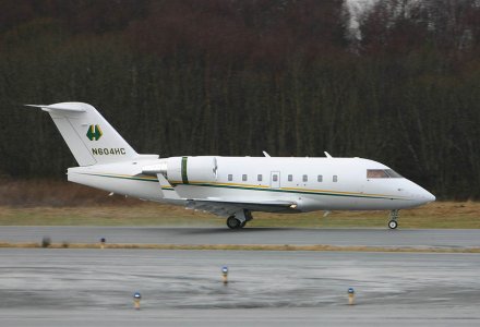 HarbertAviation_Challenger604_N604HC_b_.jpg