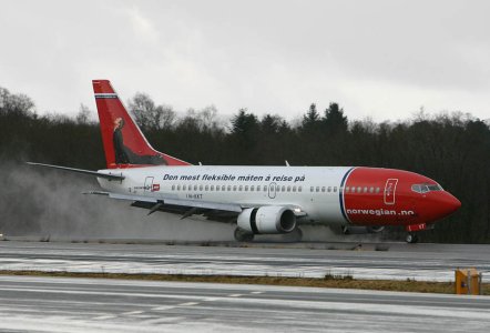 Norwegian_737-3L9_LN-KKT_a_.jpg
