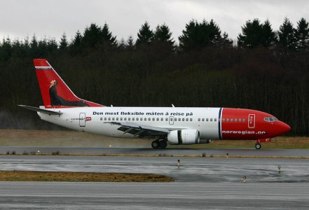 Norwegian_737-3L9_LN-KKT_b_.jpg
