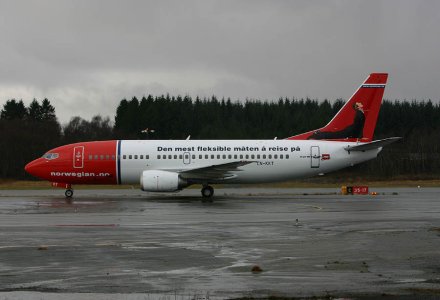 Norwegian_737-3L9_LN-KKT_d_.jpg