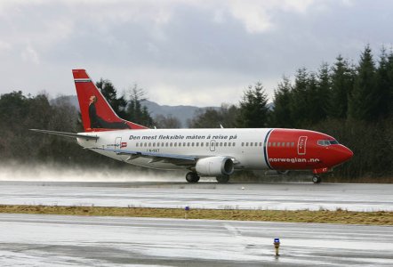 Norwegian_737-3L9_LN-KKT_e_.jpg