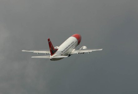 Norwegian_737-3L9_LN-KKT_g_.jpg