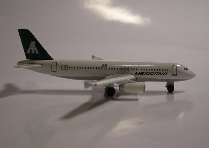 Mexicana_A-320_e_.jpg