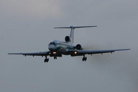 Tu154_RA85728_b_.jpg