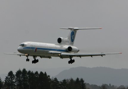 Tu154_RA-85123_b_.jpg