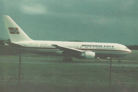 b Braathens B767-200 LN-SUV.jpg