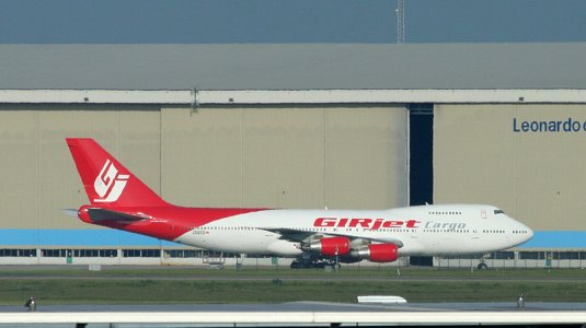 b747-200f_girjet_ams.jpg