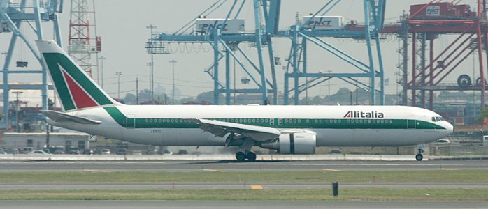 b767-300_az_ewr.jpg