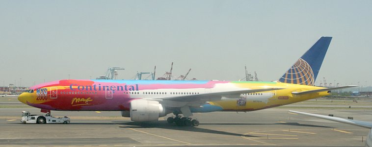 b767-200_co_ewr_2000.jpg