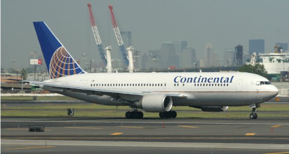 b767-200_co_ewr.jpg