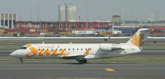 crj_ac_ewr_jazz.jpg