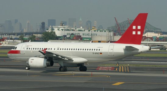 a320_privatair_ewr.jpg