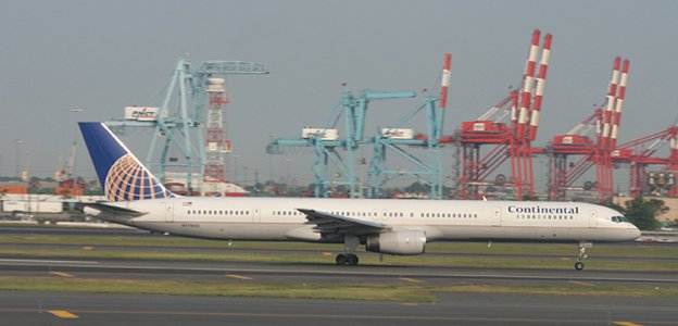 b757-300_co_ewr.jpg
