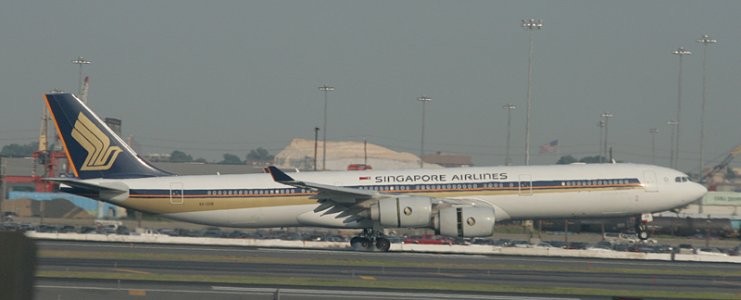 a340-500_sq_ewr.jpg