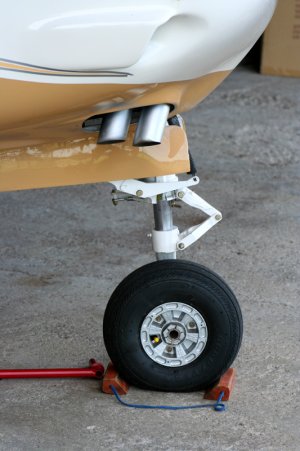 Nose wheel.jpg