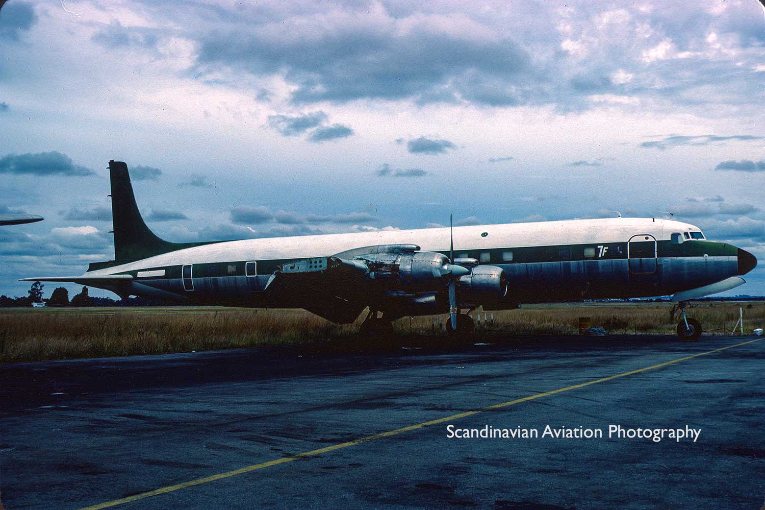 DC-7F.jpg