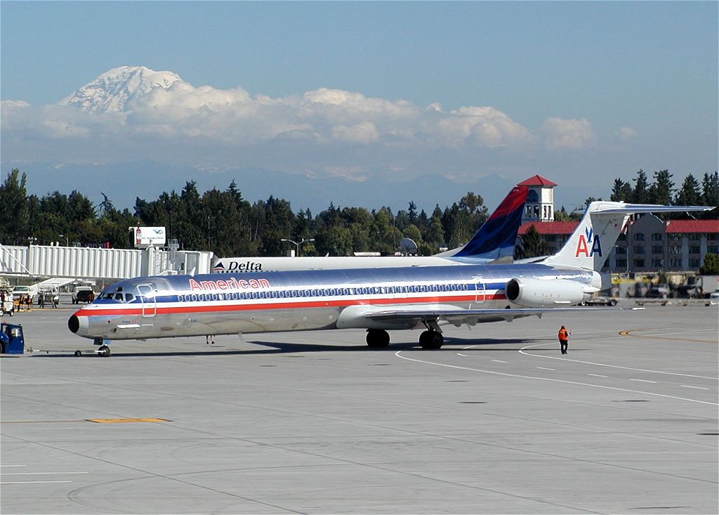AA-MD80.jpg
