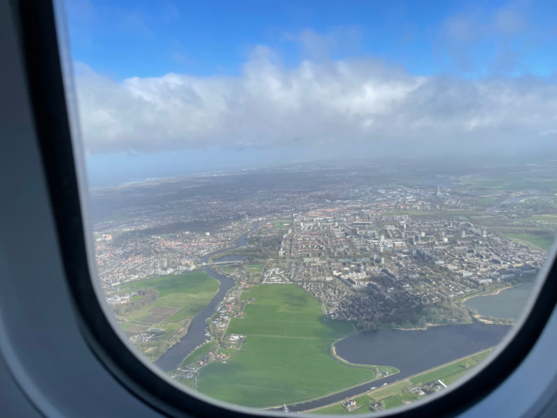 03-DL143-Takeoff.jpg