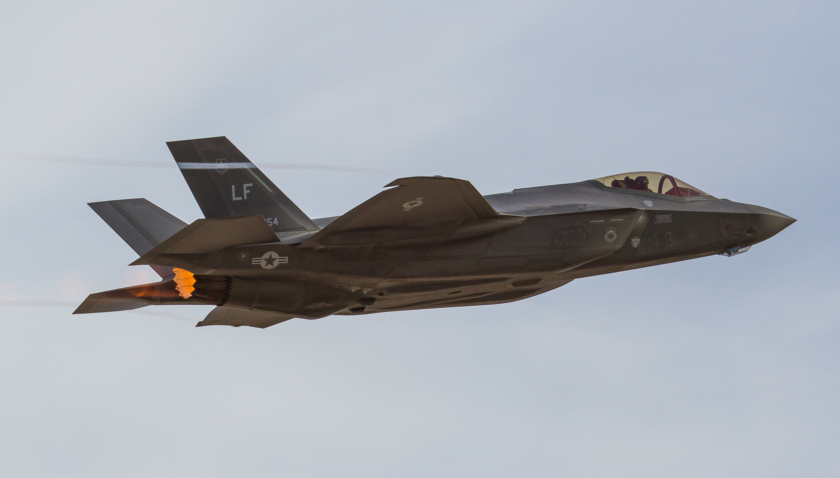 nellis18.jpg