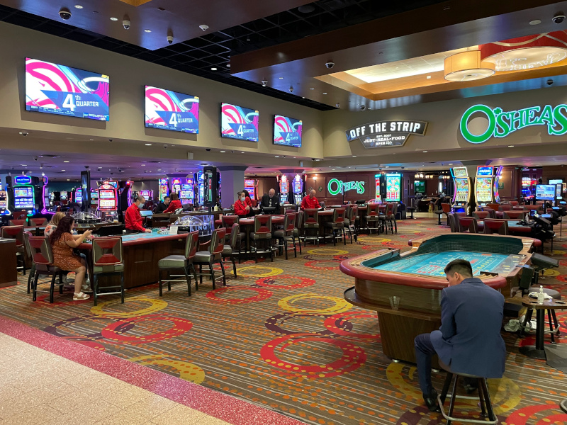 08-Linq-Lobby.jpg
