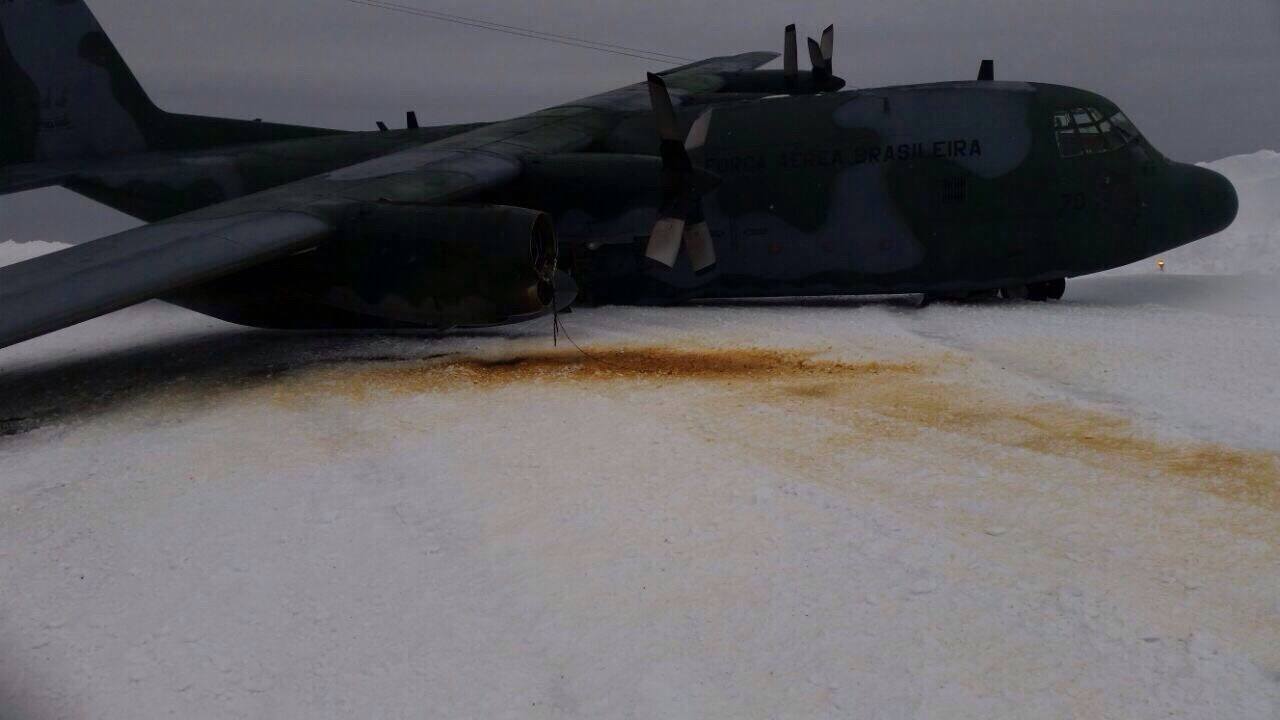 C-130-da-FAB-acidentado-na-Ant%C3%A1rtida-2.jpg
