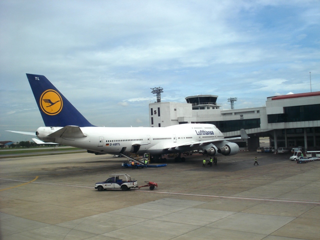 03aug%20LH747-400.jpg