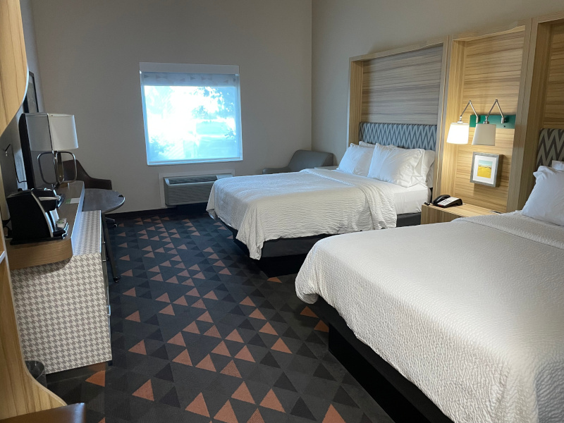 07-Holiday-Inn.jpg