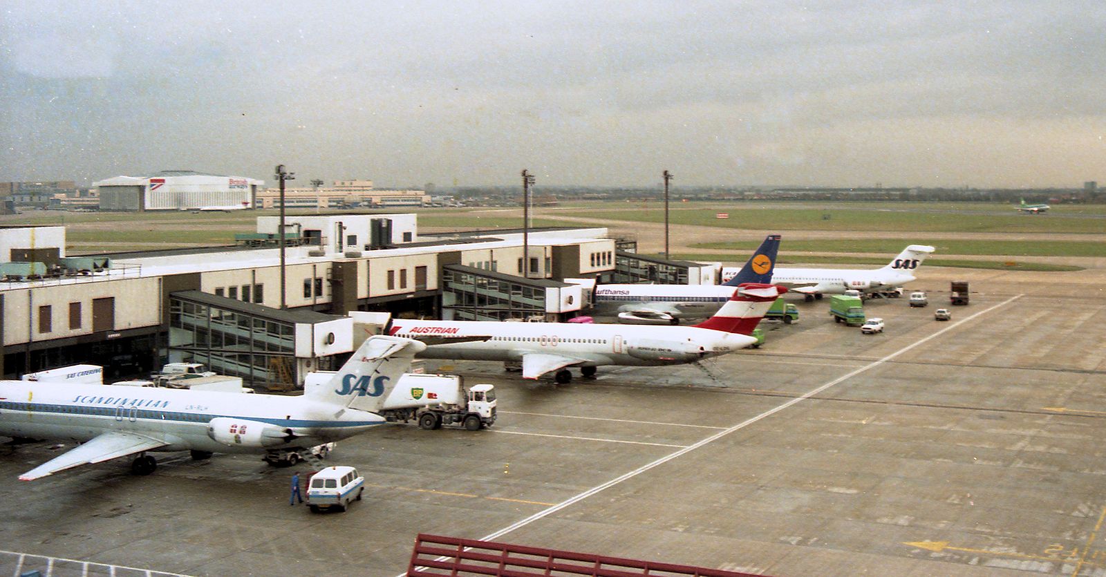 LHR_1983_4.jpg