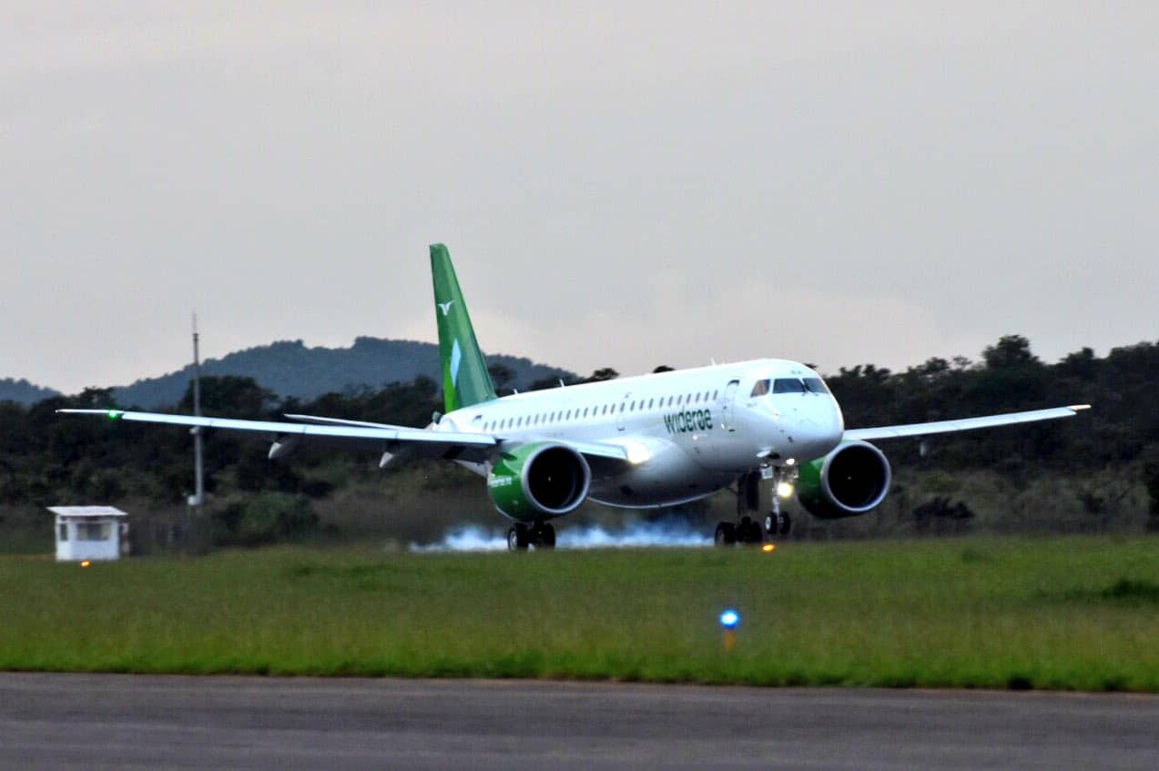 Wideroe-E190-E2-1.jpg