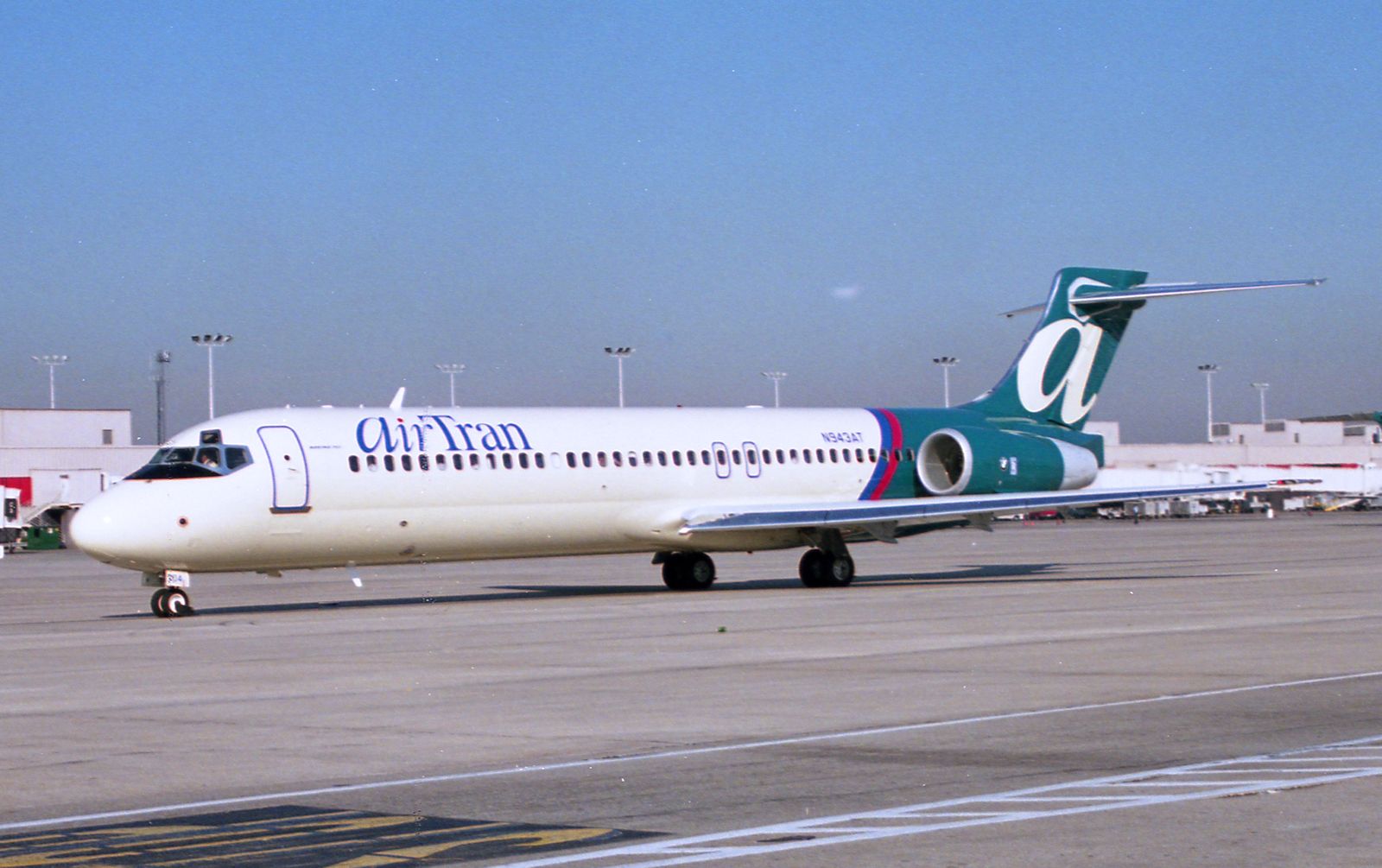 N943AT.jpg