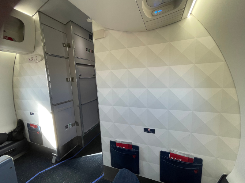 10-DL5203-Kabin.jpg