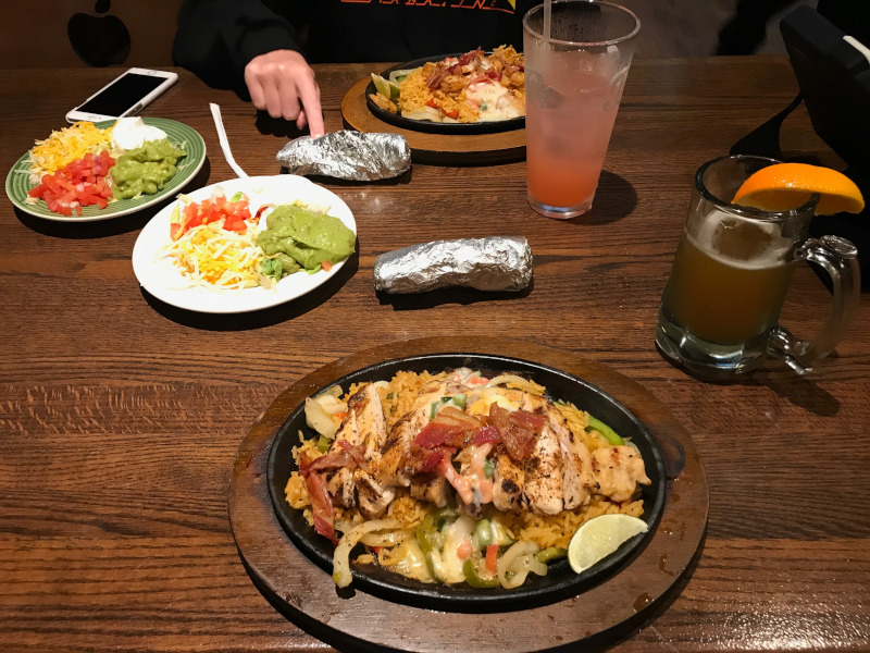 Applebees.jpg