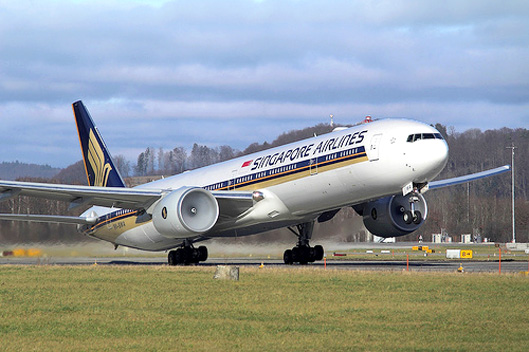 Singapore_Airlines_B773_9V-SWA_takeoff.jpg
