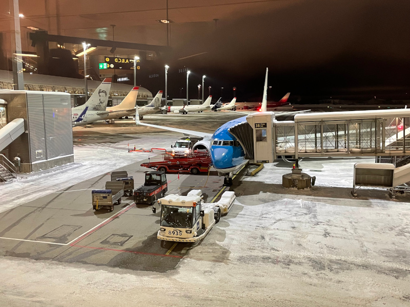 2KLM738.jpg