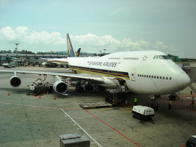 04aug%20SQ920%20B747%20400.jpg