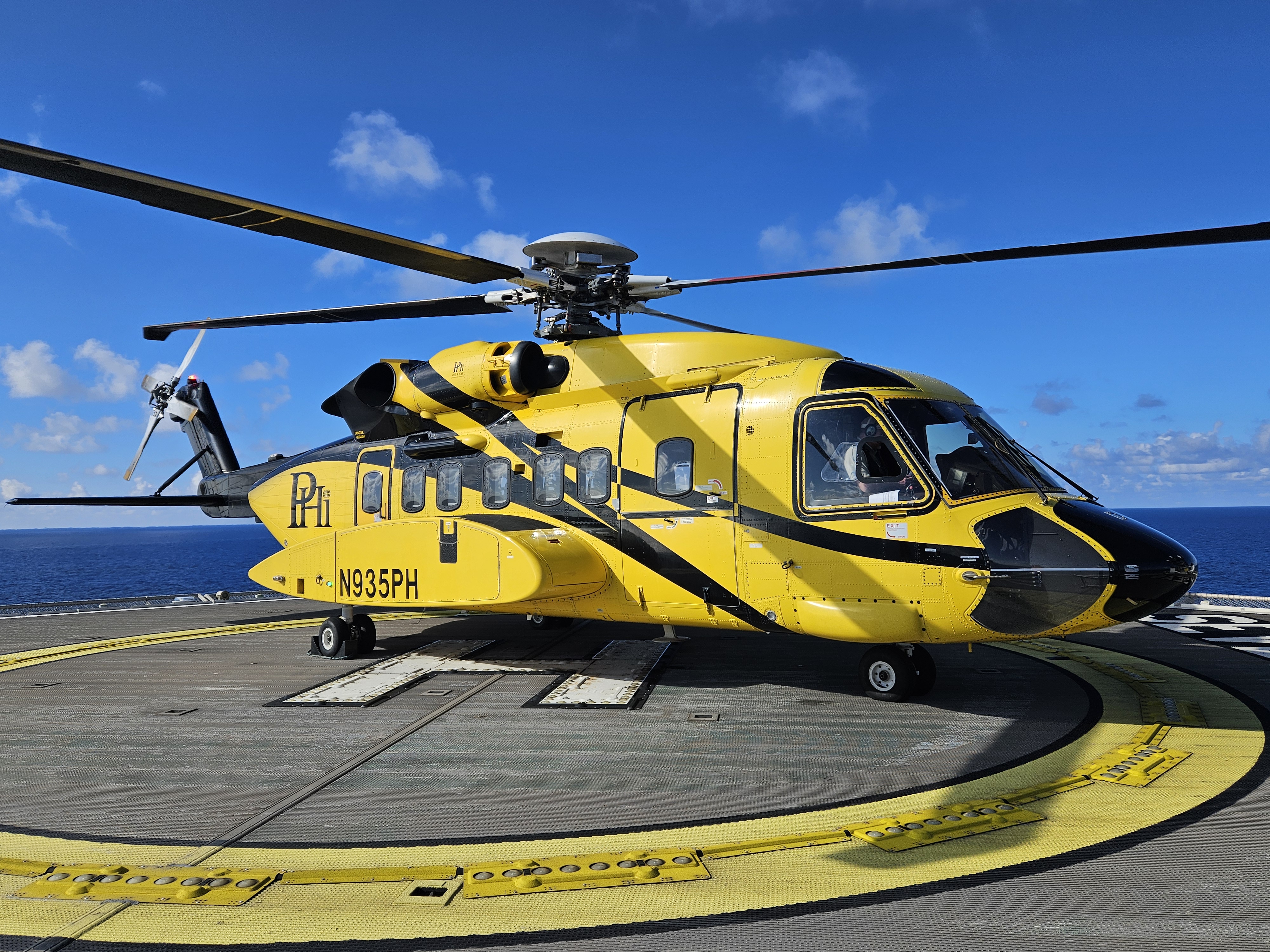 N935PH.jpg