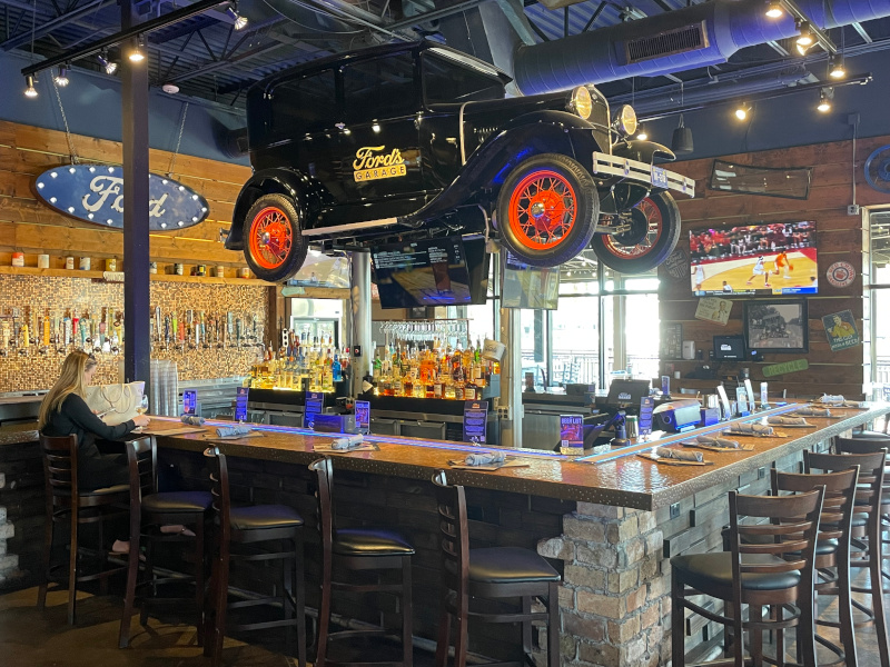 19-Ford-Bar.jpg