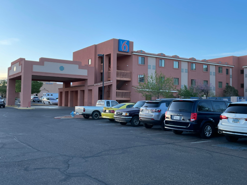 09Motel6.jpg