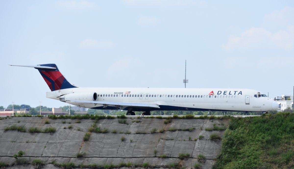N900DE.jpg