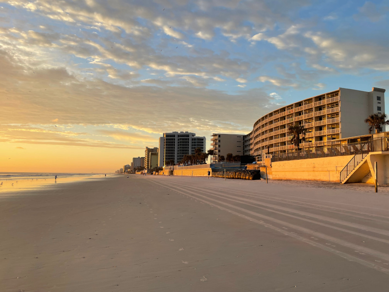 07-Holiday-Inn.jpg
