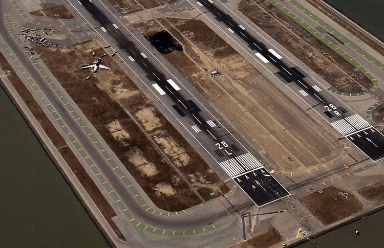 asiana_b772_hl7742_san_francisco_130706_6.jpg