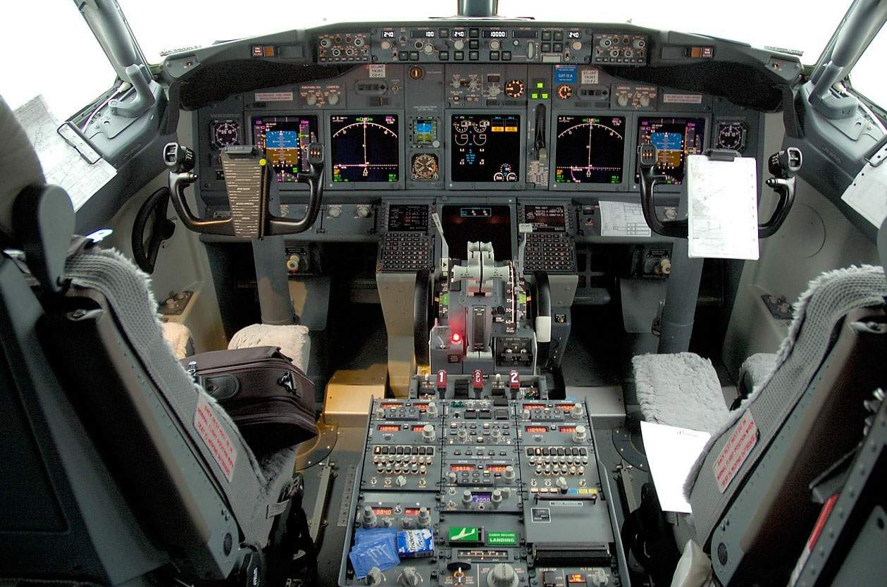 Cockpit.jpg