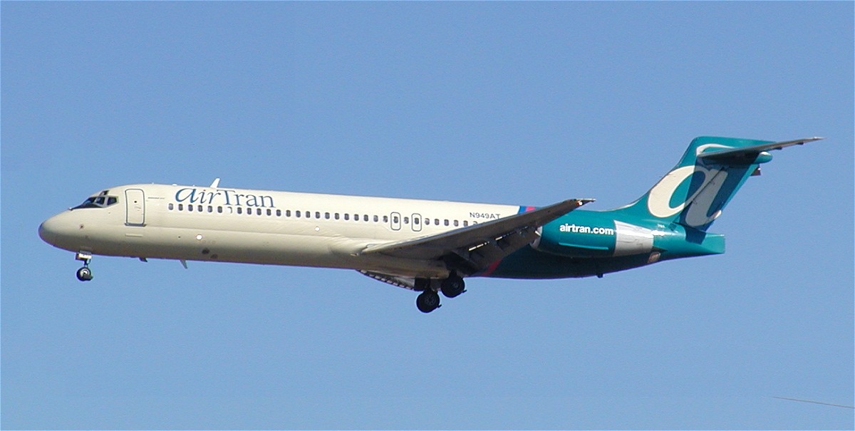 N949AT.jpg