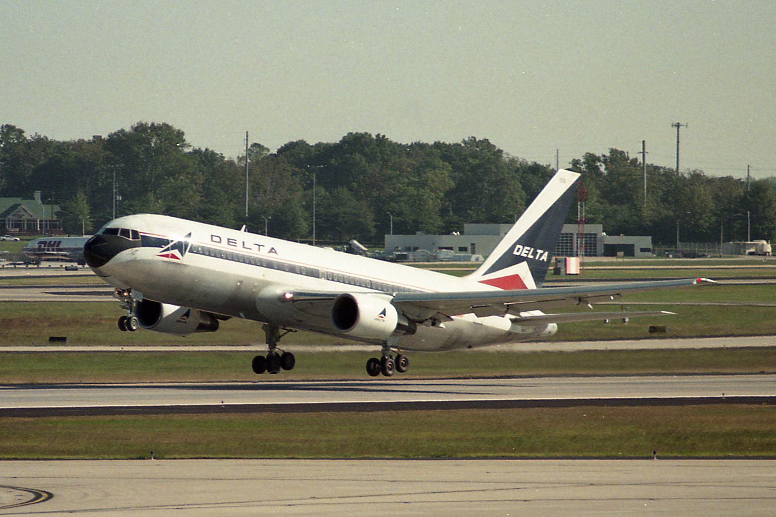 N105DA.jpg