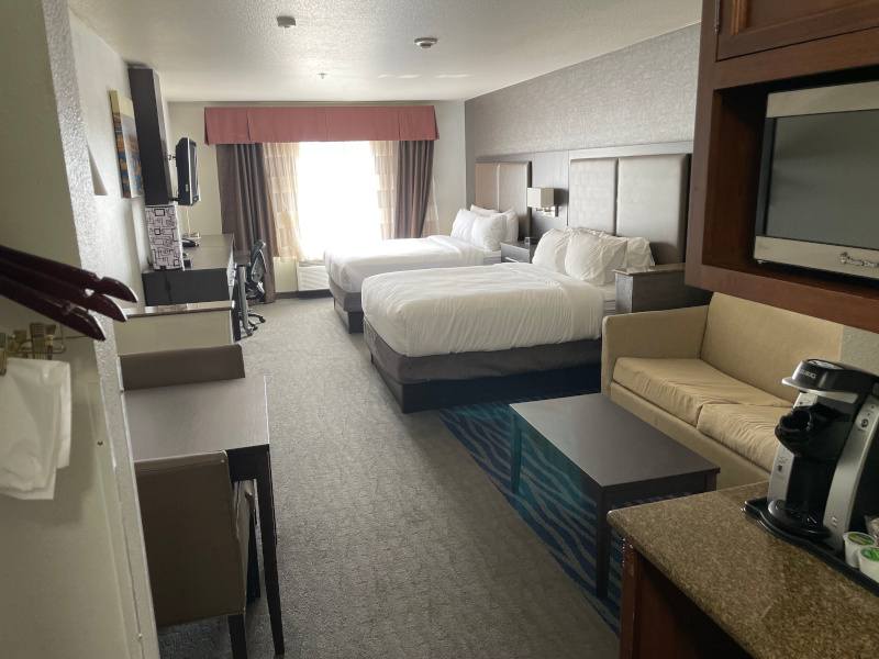 11-Holiday-Inn-Express.jpg