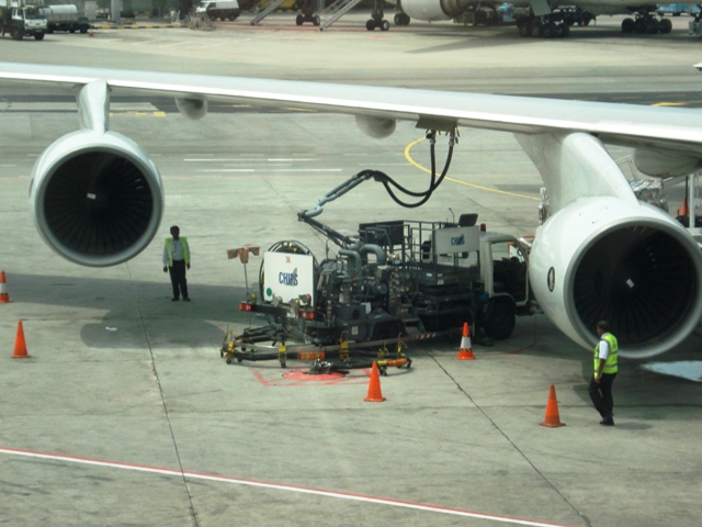 04aug%20SQ920%20engines.jpg